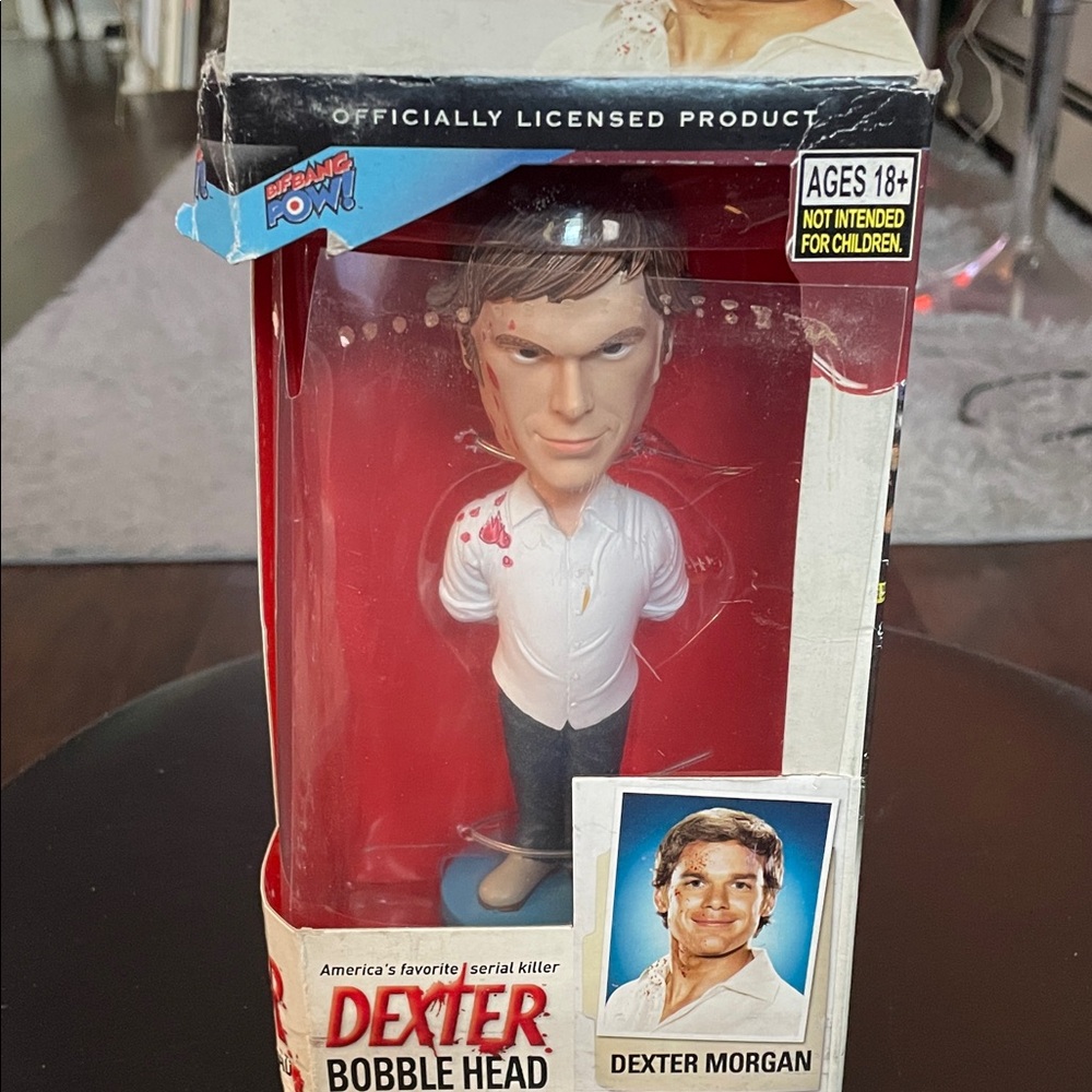 Showtime Collection Dexter Morgan Bobblehead - Red, Blue, White - Picture 12 of 15